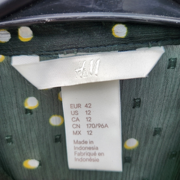 H&M Green Ruffled polka dots button-down blouse size 12 - Picture 4 of 6